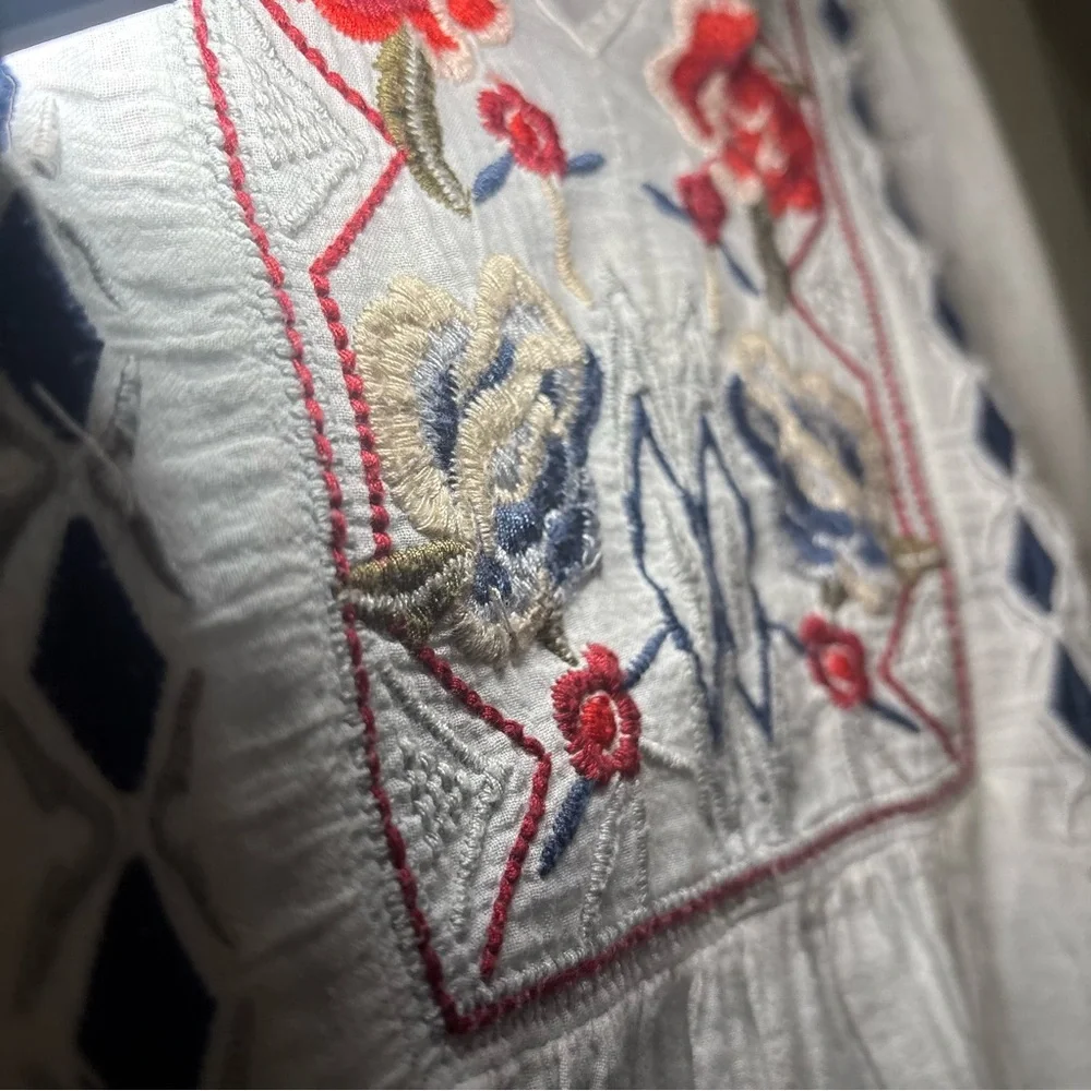 Johnny Was White Blouse with Red and Blue Embroidery - Picture 10 of 16